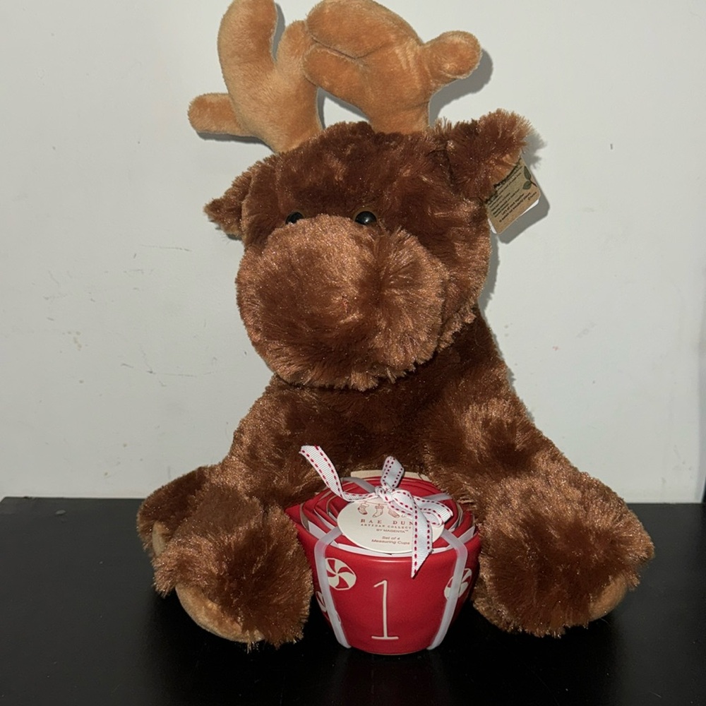 RAE DUNN RED CHRISTMAS MEASURING CUPS